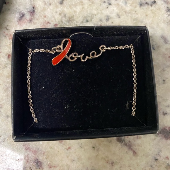 Avon Vintage Breast Cancer Love Necklace - Picture 2 of 2